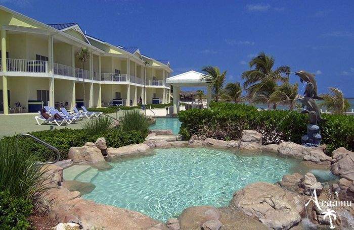 Kajmán-szigetek, The Reef Resort****