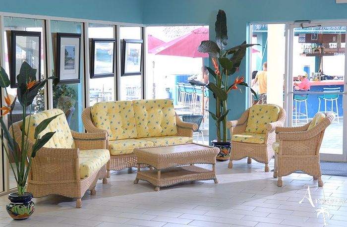 Kajmán-szigetek, The Reef Resort****