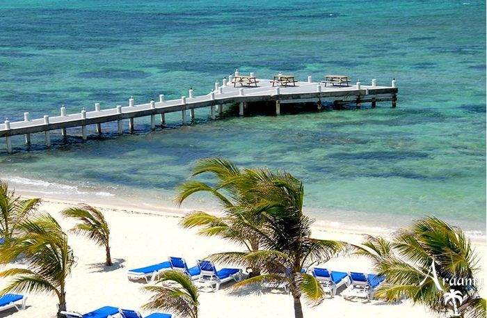 Kajmán-szigetek, The Reef Resort****