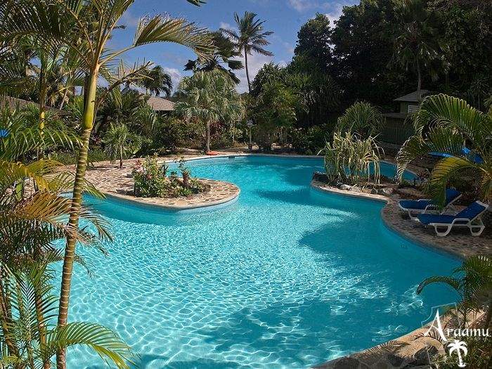 St. Vincent & Grenadine, Young Private Island****+