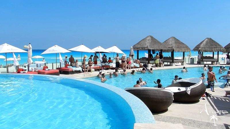 Mexikó, Me Cancun****+