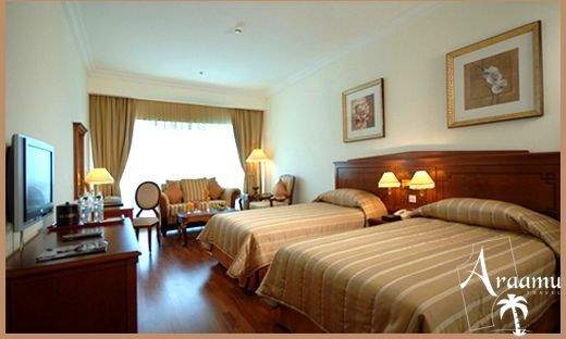 Dubai, Dhow Palace Hotel*****