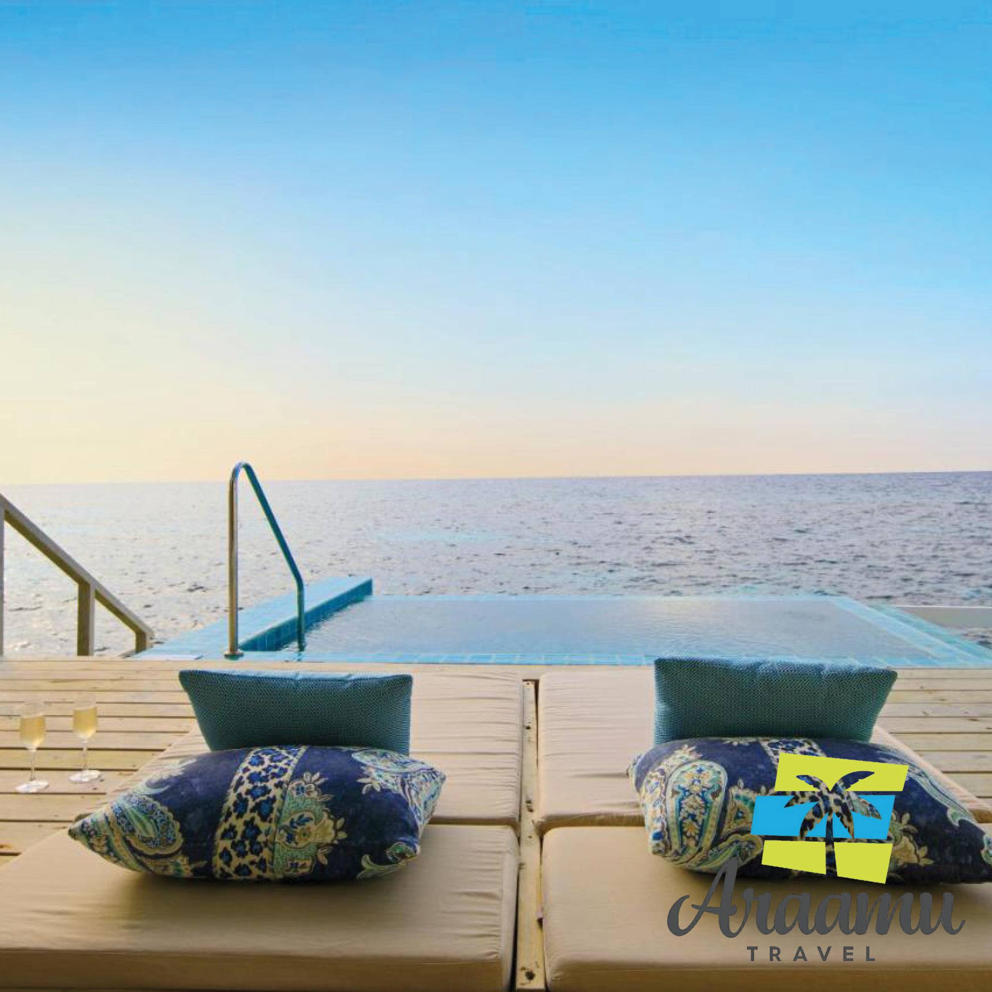 Maldív-szigetek, Centara Grand Island Resort & Spa*****